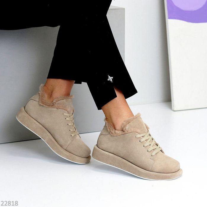 Жіночі шкіряні зимові черевики в кольорах