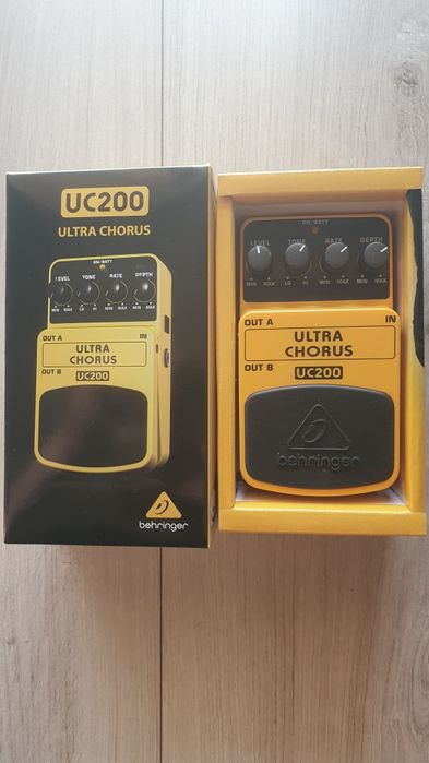 Behringer Ultra Chorus UC200 efekt gitarowy, sprawny, dobry stan
Beh