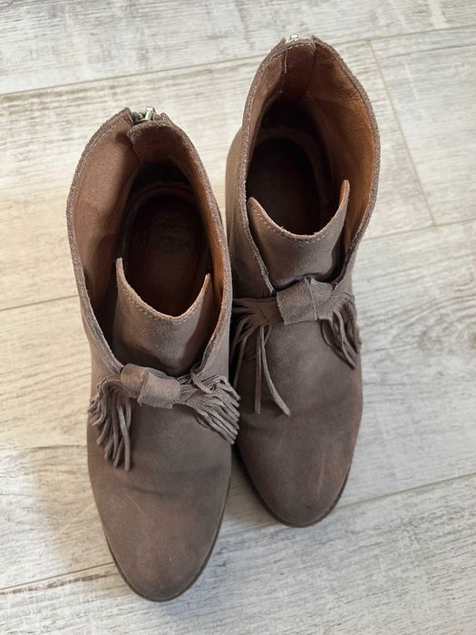 Замшеві черевики UGG р.41