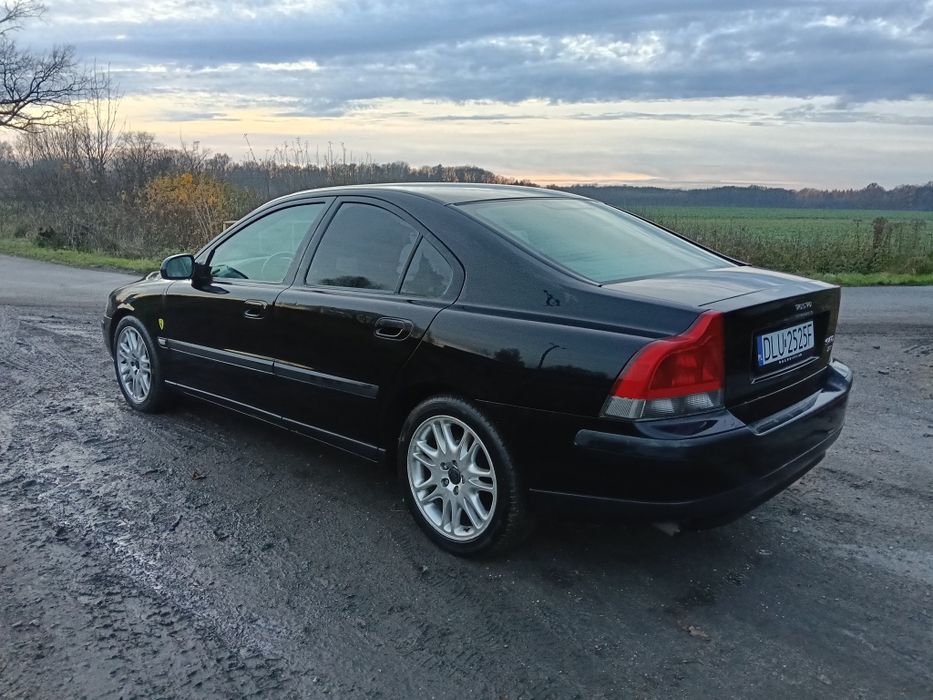 S60 Skóry pamięć kamera cofania bluetooth