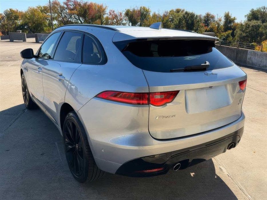 Jaguar F-PACE S      2019