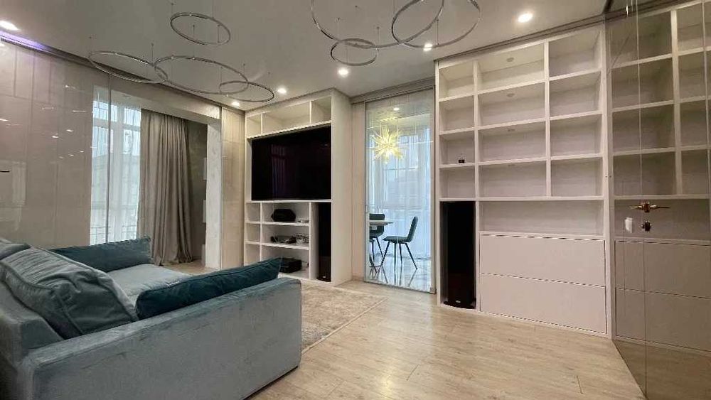 Продам 4к квартиру в ЖК "Атлант" на А. Поля (низ)