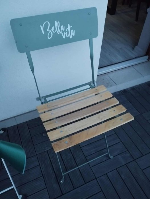 Krzesła składane (2 szt.) "Bella vita" + stolik ikea
w kolorze khaki