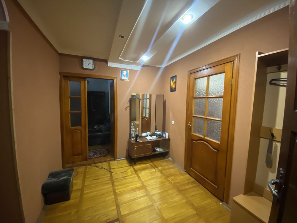 3-кімн. квартира в р-ні 11 школи