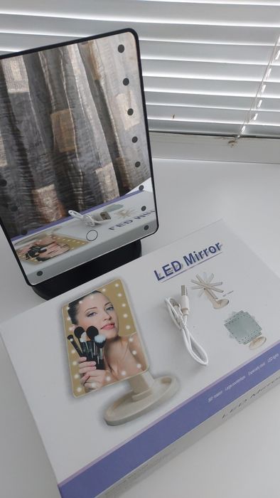 Зеркало для макияжа led
mirror настольное c led
подсветкой 22 св
