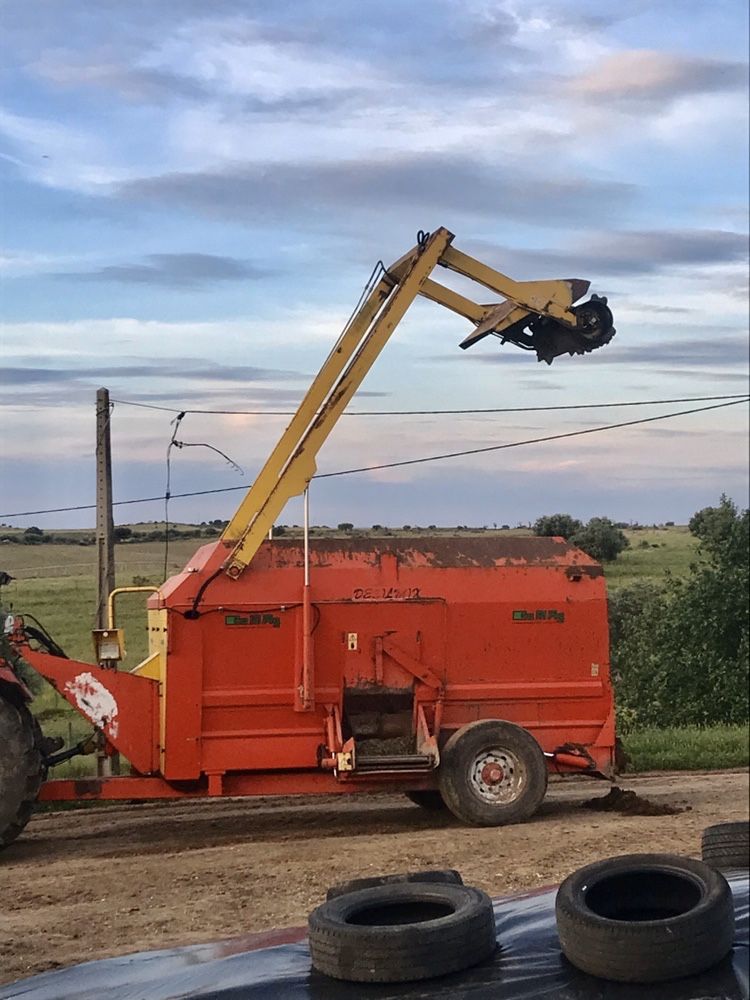 Unifeed Comag Auto-CARREGANTE