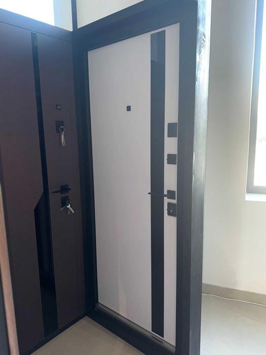 Двері вхідні у квартиру, будинок. єВідновлення, розтермінування