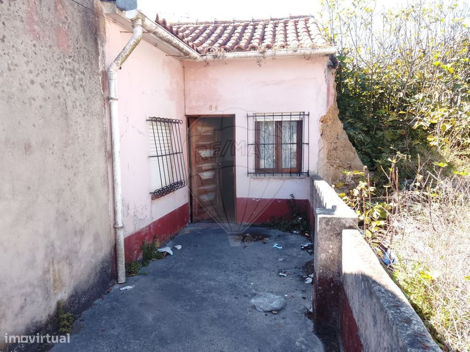 Moradia T4 para venda