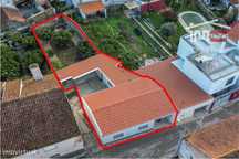 Moradia T2 Recuperada Em Estado Novo  Com Area Total De 410 M2 Em R...