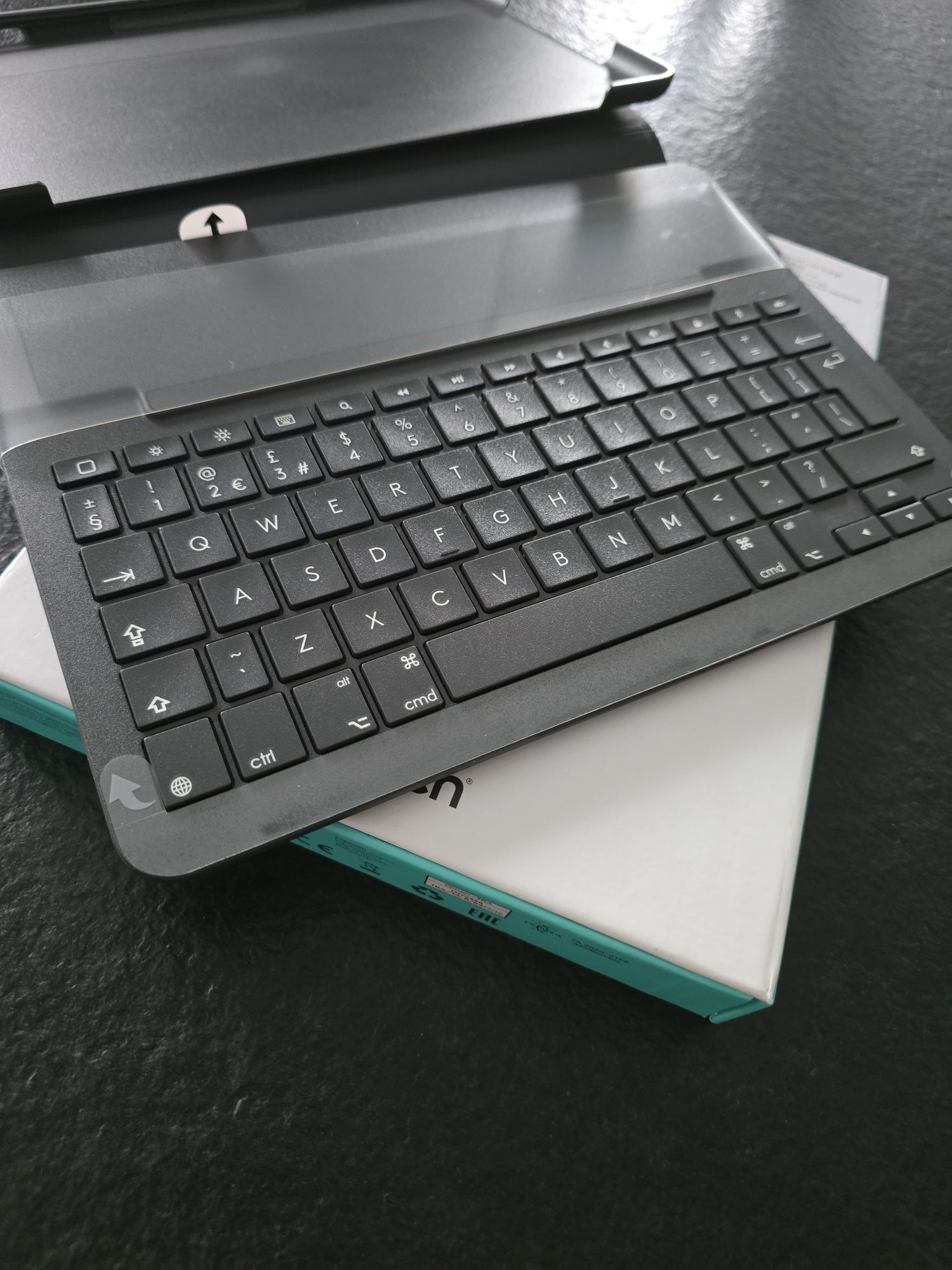 Slim folio iPad (7th and 8th generation) LogiTech
