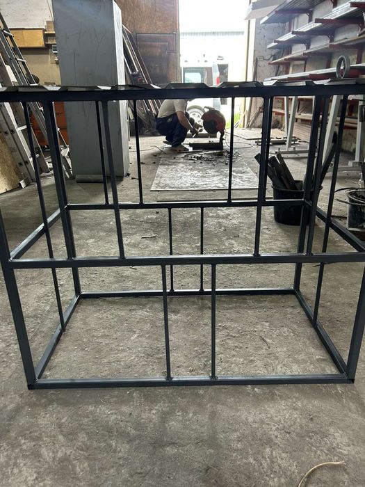 Металлоконструкции. Двери на заказ. Решетки на окна.