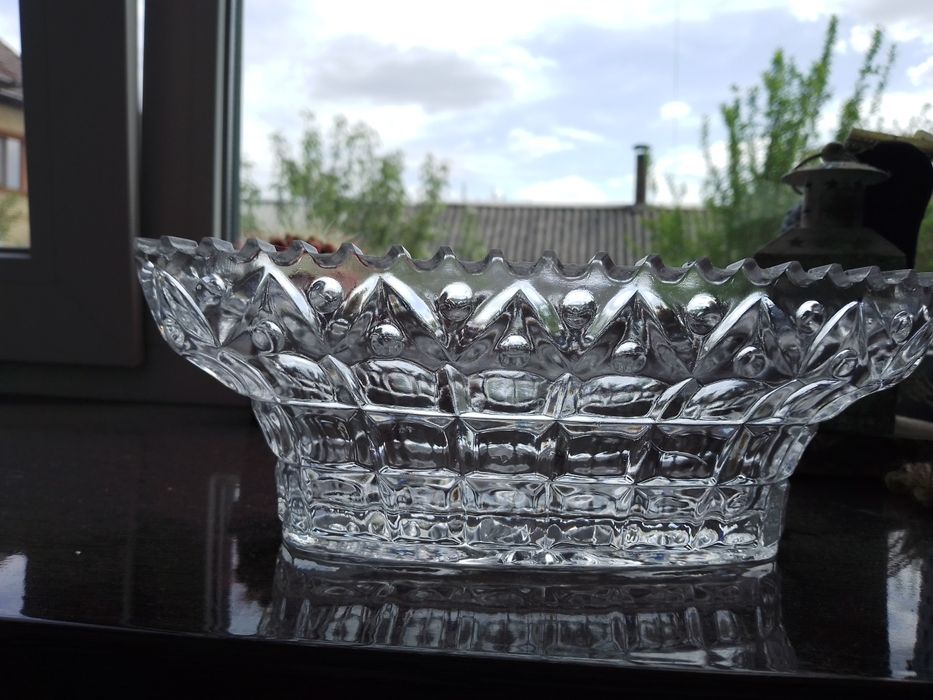 Лодья ,салатниця кришталева,хрустальная лодья.