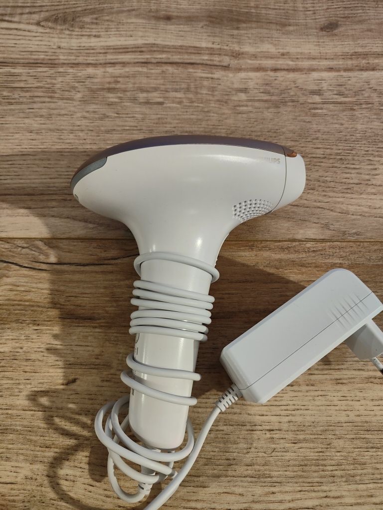 Depilator laserowy Philips Lumea BRI 921 + Trymer