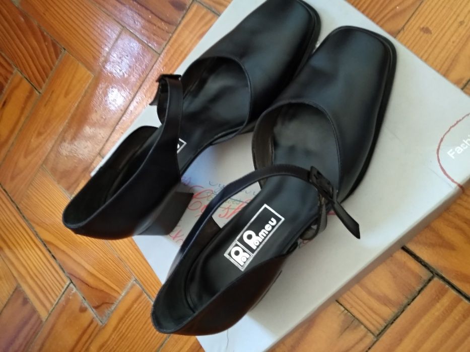 Sapatos de couro nº 38