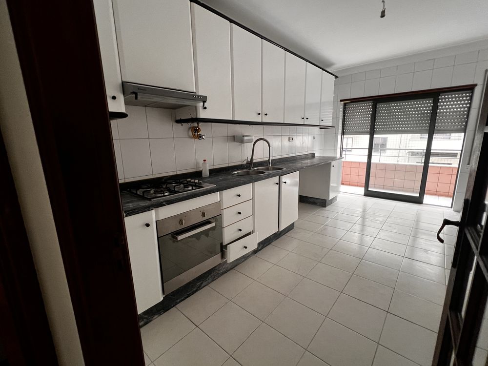 Arrendo Quarto (zona BragaParque) com despesas incluidas