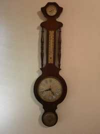 Relógio de parede antigo vintage com termómetro
