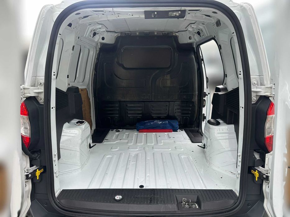 Ford Transit Courier Van 1.5 TDCi de 2017 Salvado