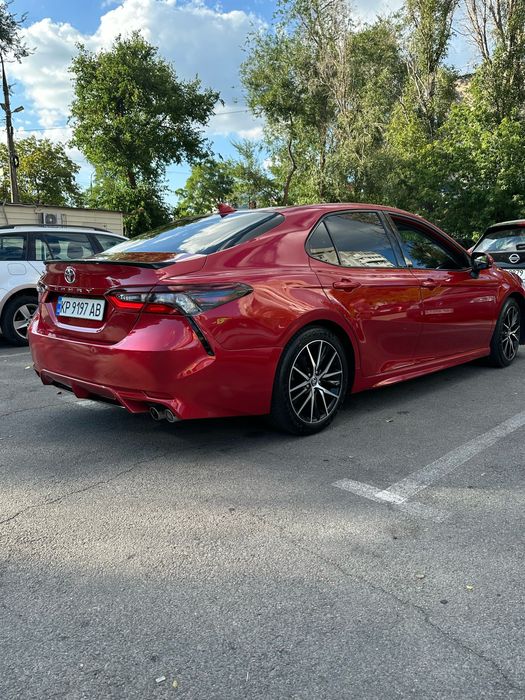 Toyota Camry 75 2021 рік