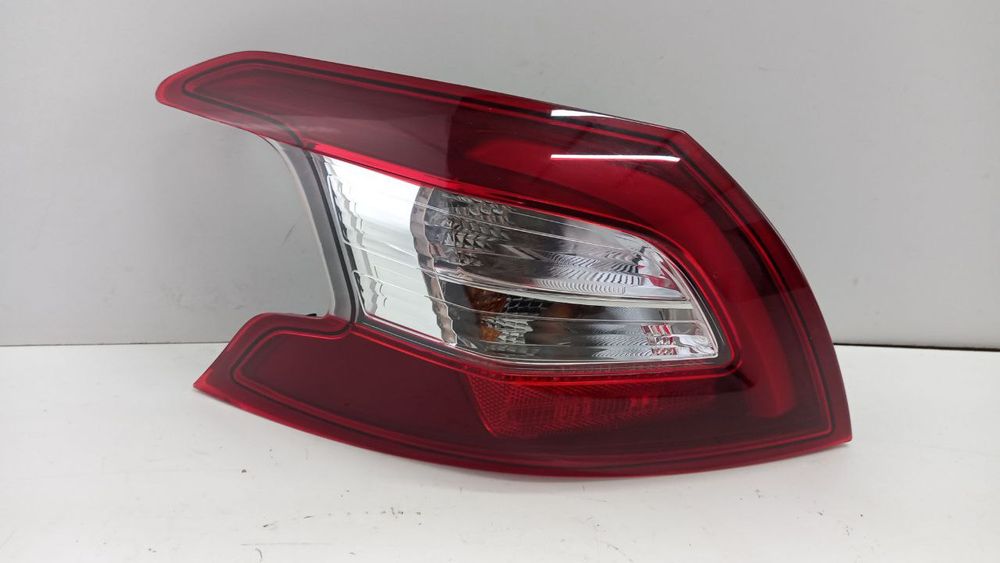 Фонарь задний левый Peugeot 308 II 2014 9677817680