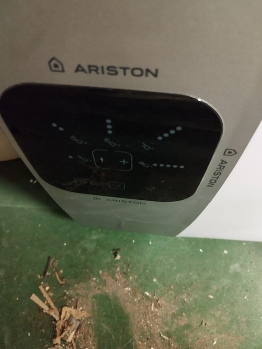 Piec ogrzewacz elektryczny Ariston