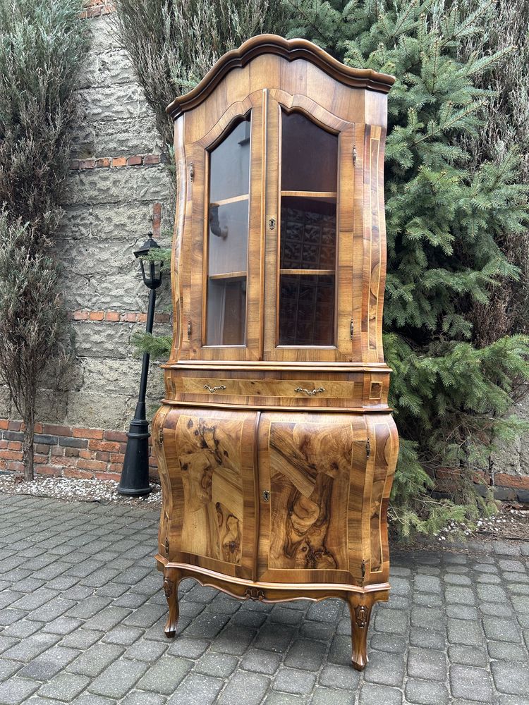 Ludwikowska Witryna Narożnikowa Biblioteka Ludwik Intarsja PoRenowacji