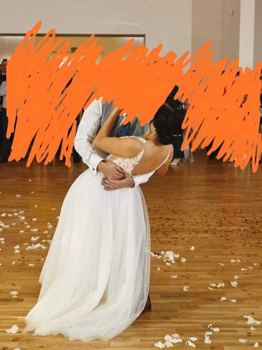 Suknia ślubna Daniela Di Marino z trenem