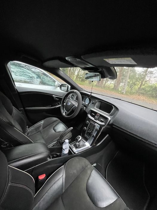 Volvo v40 D4 R-Desing 190cv Biturbo