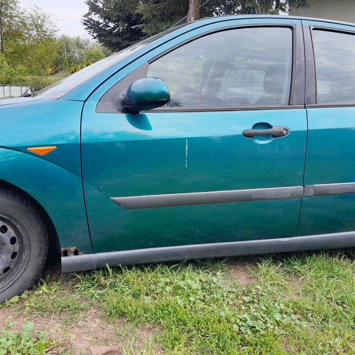 Ford Focus mk1 ghia 1.6 lpg
