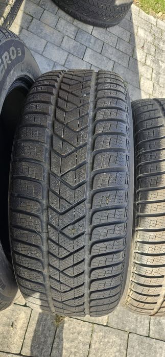 Opony Zimowe Pirelli SOTTOZERO SERIE III 235/55 R17 103 V XL