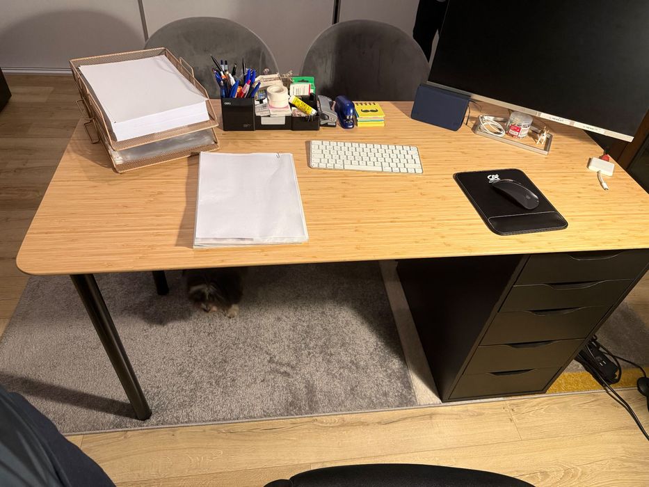 Secretária escritório