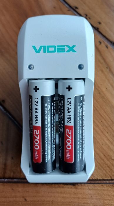 Вживаний зарядний пристрій зарядка акумуляторів Videx
