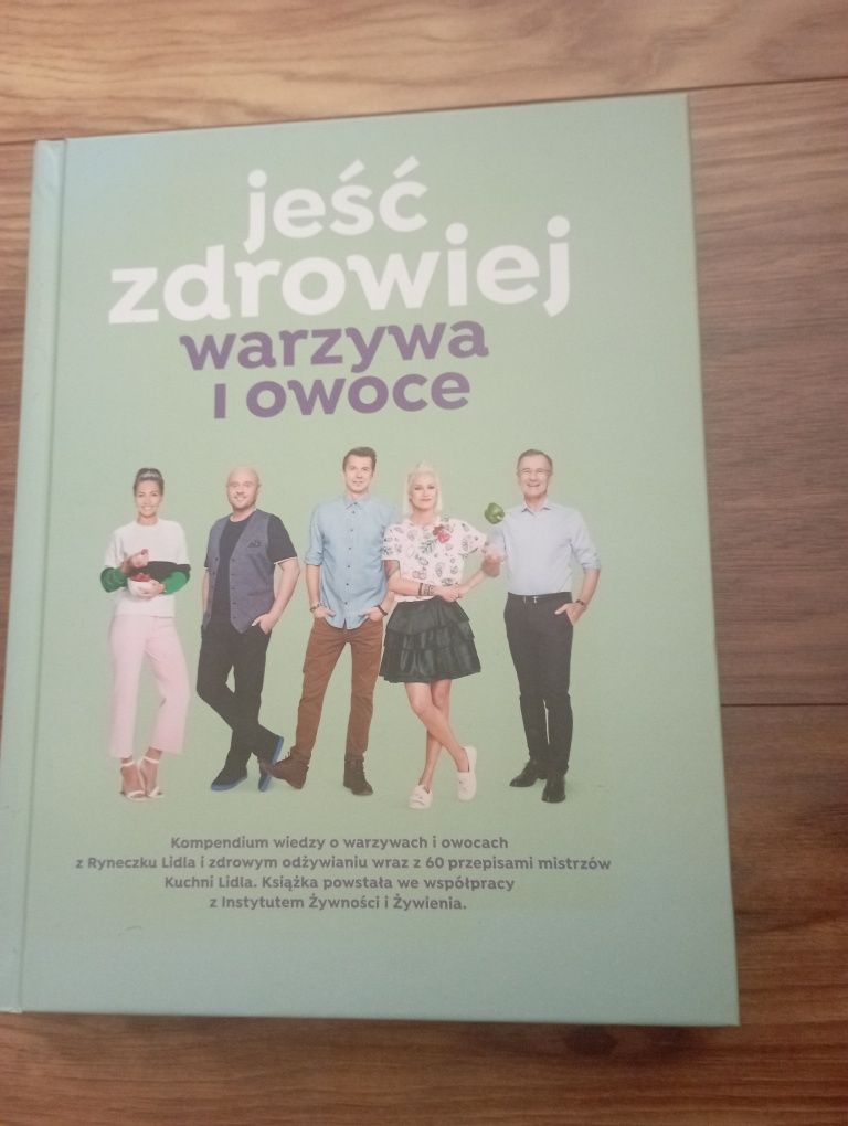 Sprzedam książkę jeść zdrowiej, lidl