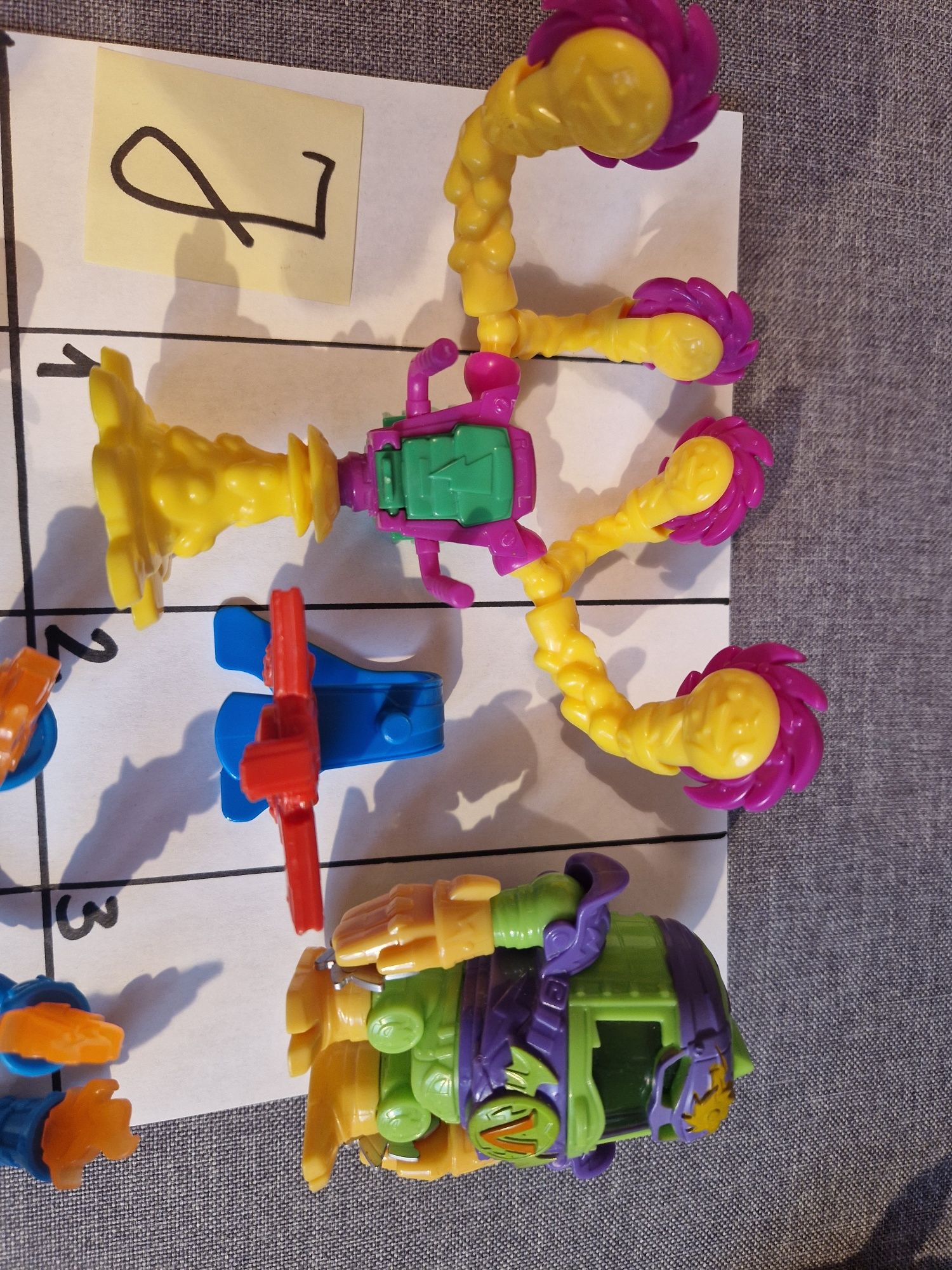 Super Things roboty, egzoszkielety i pojazdy - J