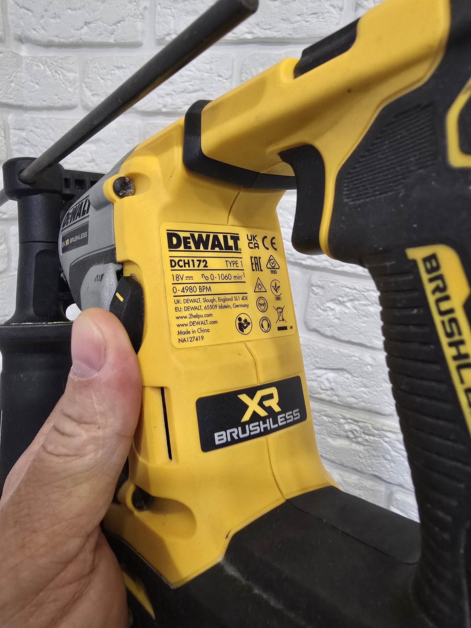 Безщітковий перфоратор Dewalt+акумулятор