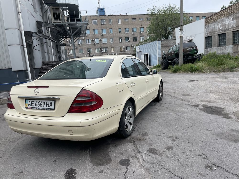 Продам Мерс w211 E220