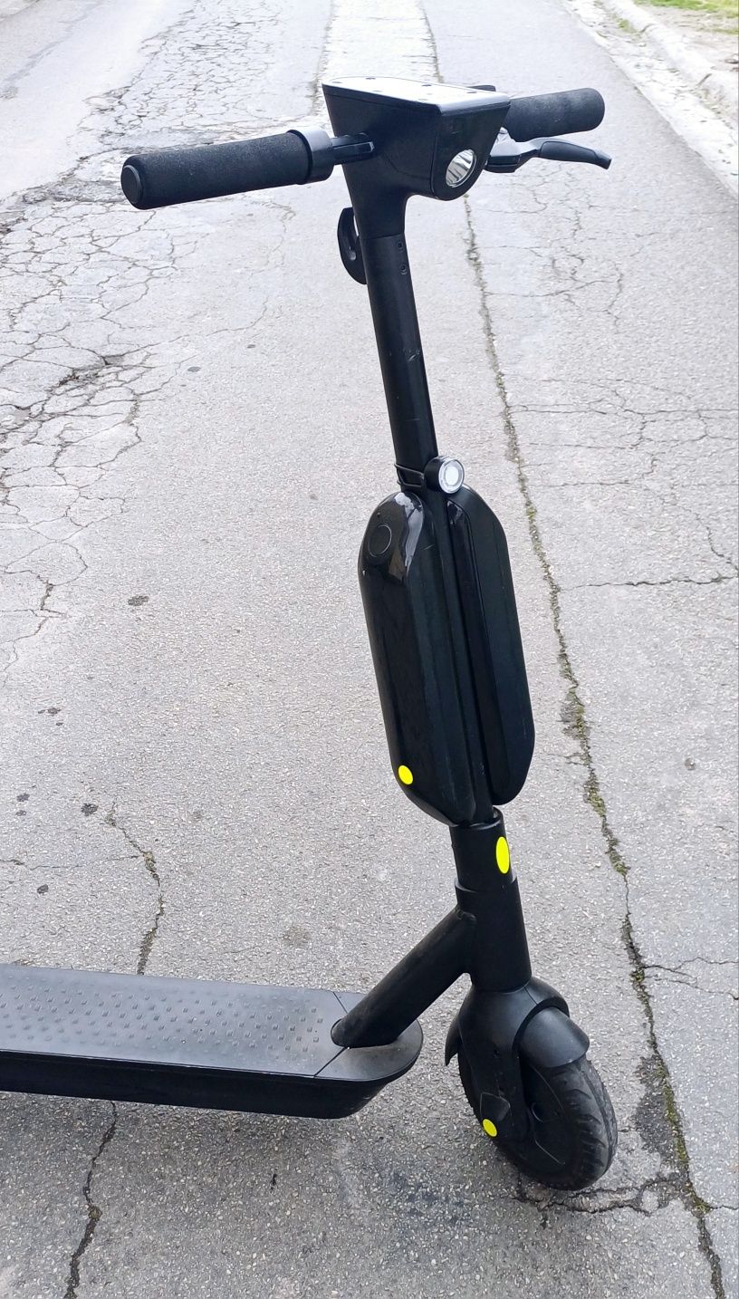 Trotinete BIRD ONE com 2 baterias extra NINEBOT
A bateria de origem fa