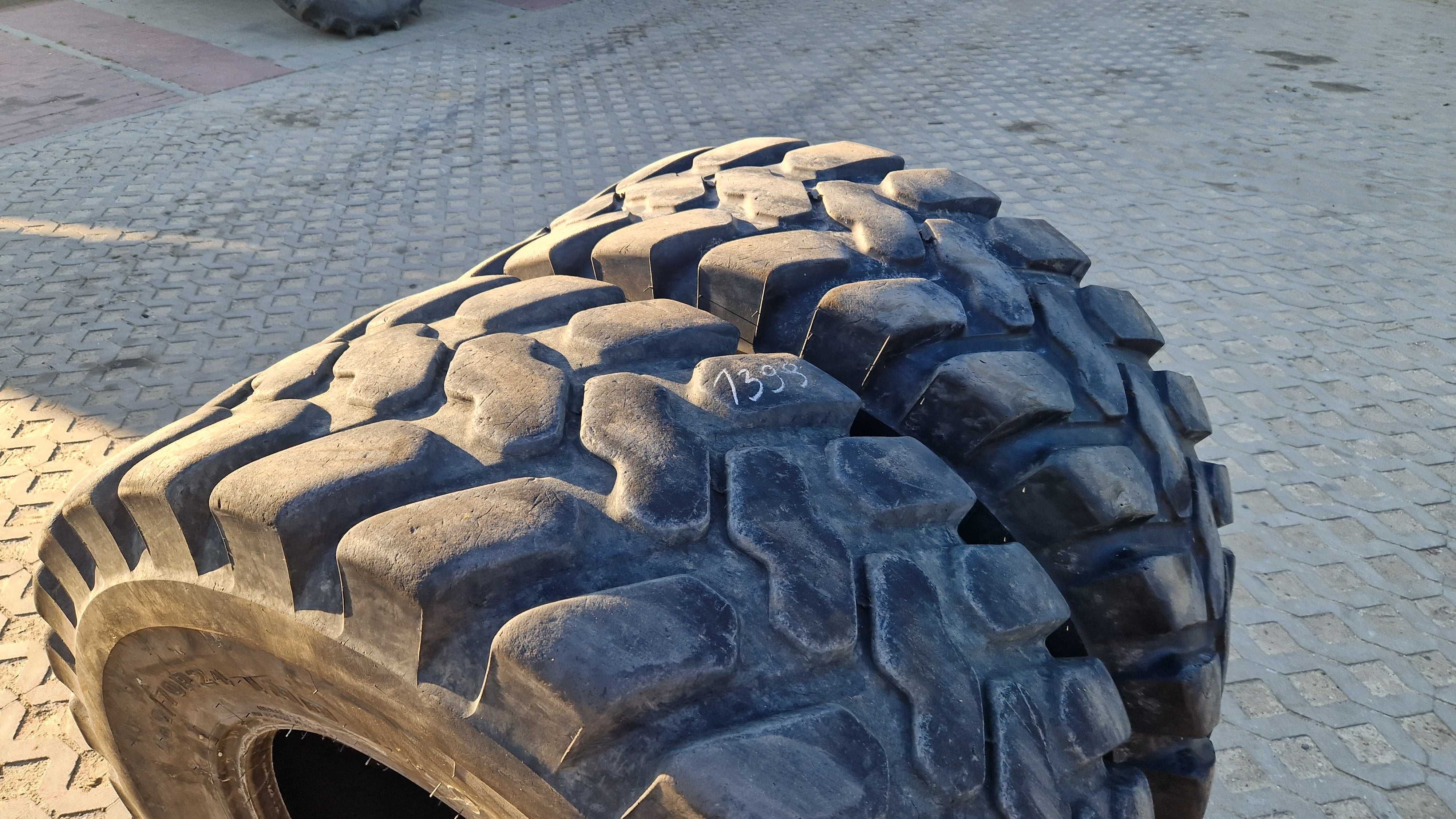 460/70r24 460/70-24, 17.5LR24 17.5L-24, 445/70r24 Firestone Utility