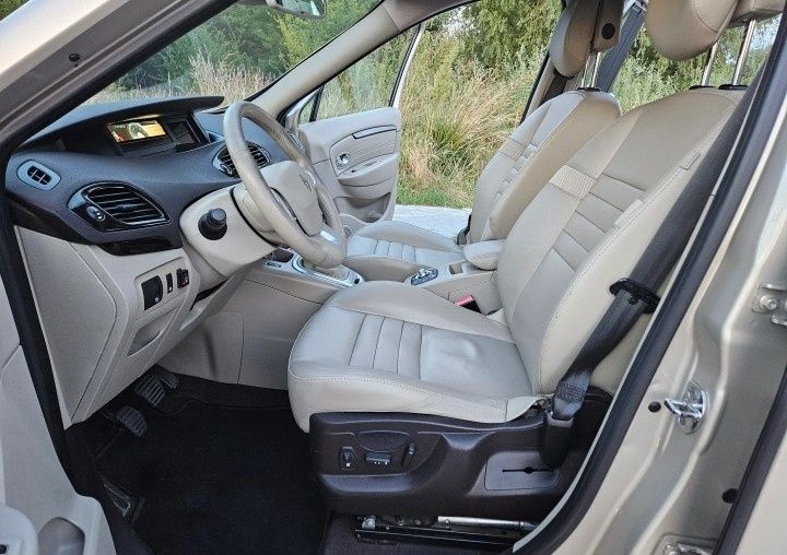 Renault Grand Scénic 2012