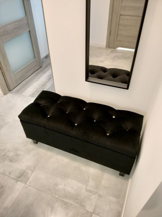 Pufa glamour tapicerowana i pikowana ze schowkiem KRAKÓW