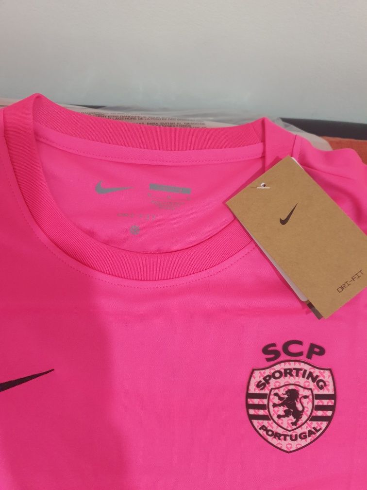 Camisola Sporting Rosa Gyökers