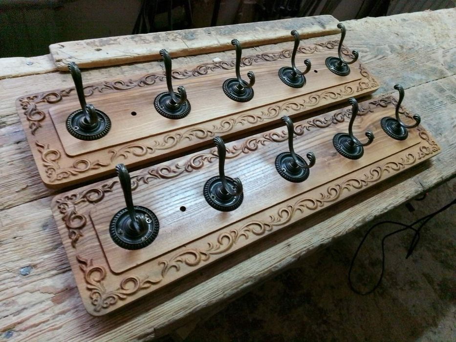 Вішалки з дерева, розмiр 12 на 52 см, 
Рідним щирі співчуття.