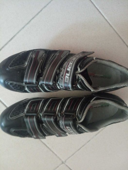 Sapatos de ciclismo de estrada