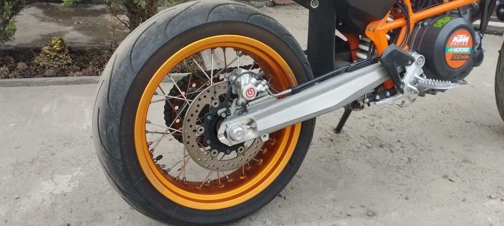 Мотоцикл KTM  SMC r 690