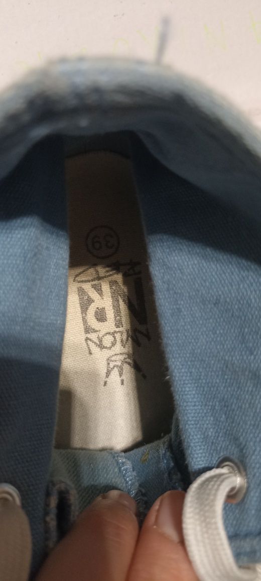 Trampki na koturnie