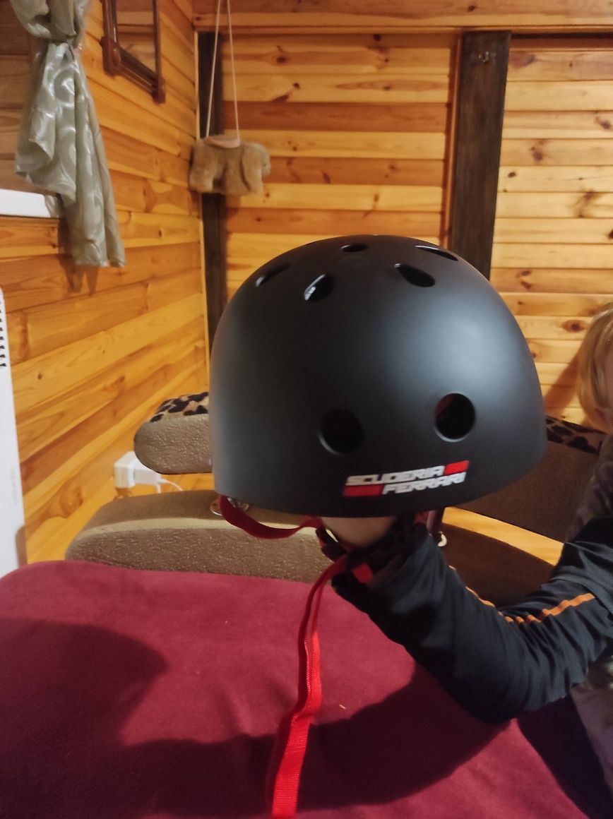 Шлем для катання самокатів і велосипедів