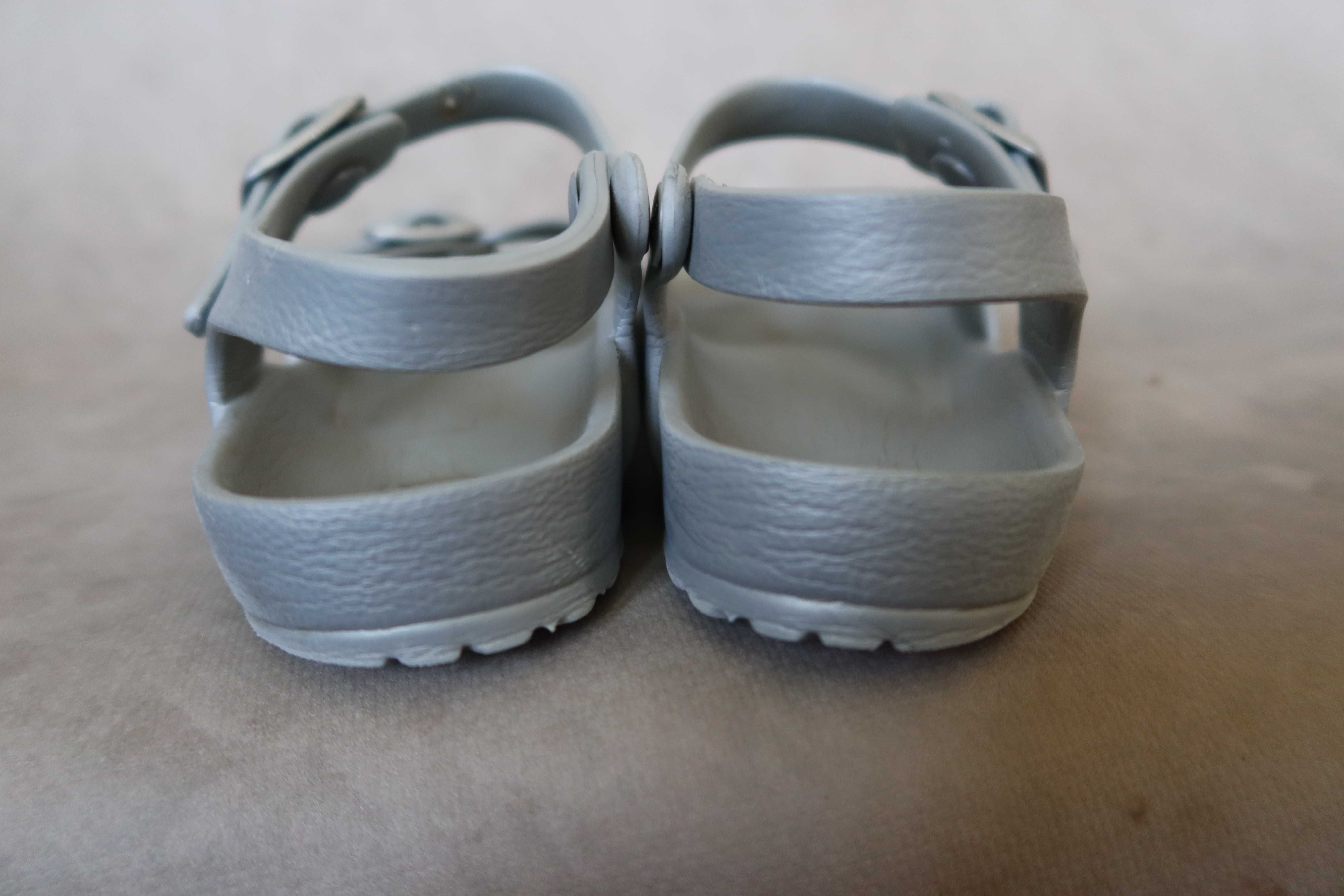 Sandały 31 BIRKENSTOCK srebrne pianka eva buty na lato buty do wody