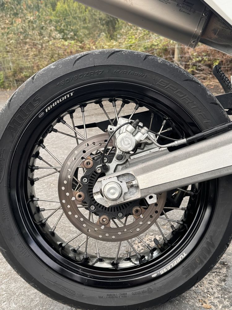 Husqvarna 701 Supermoto c/EXTRAS - 129€/mês