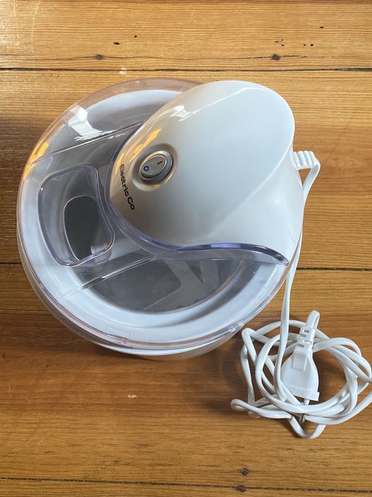 Máquina de fazer gelados Electric Co como nova