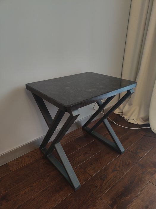 Новий стіл з натурального каменю Лабрадор