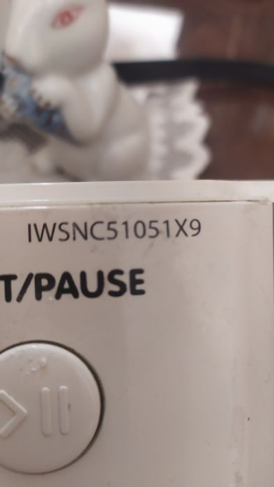 Продается стиральная машина Indesit на запчасти.